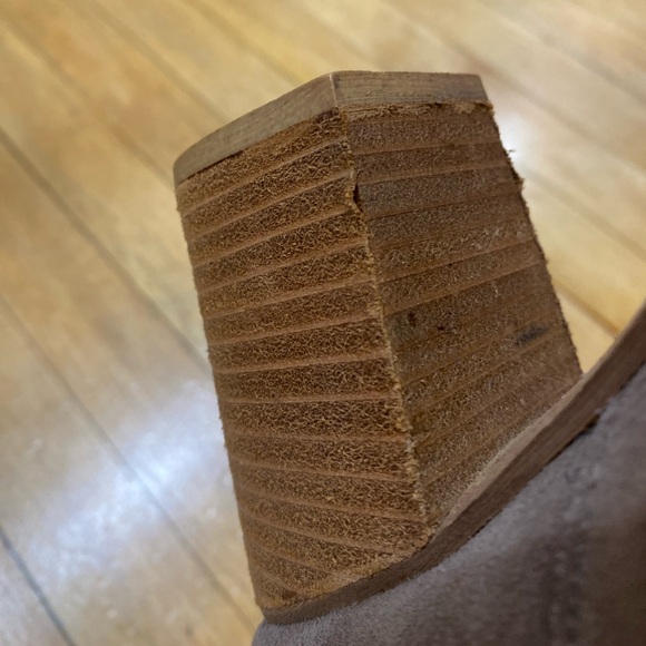 Urban Outfitters Brown Suede Booties - Picture 8 of 12